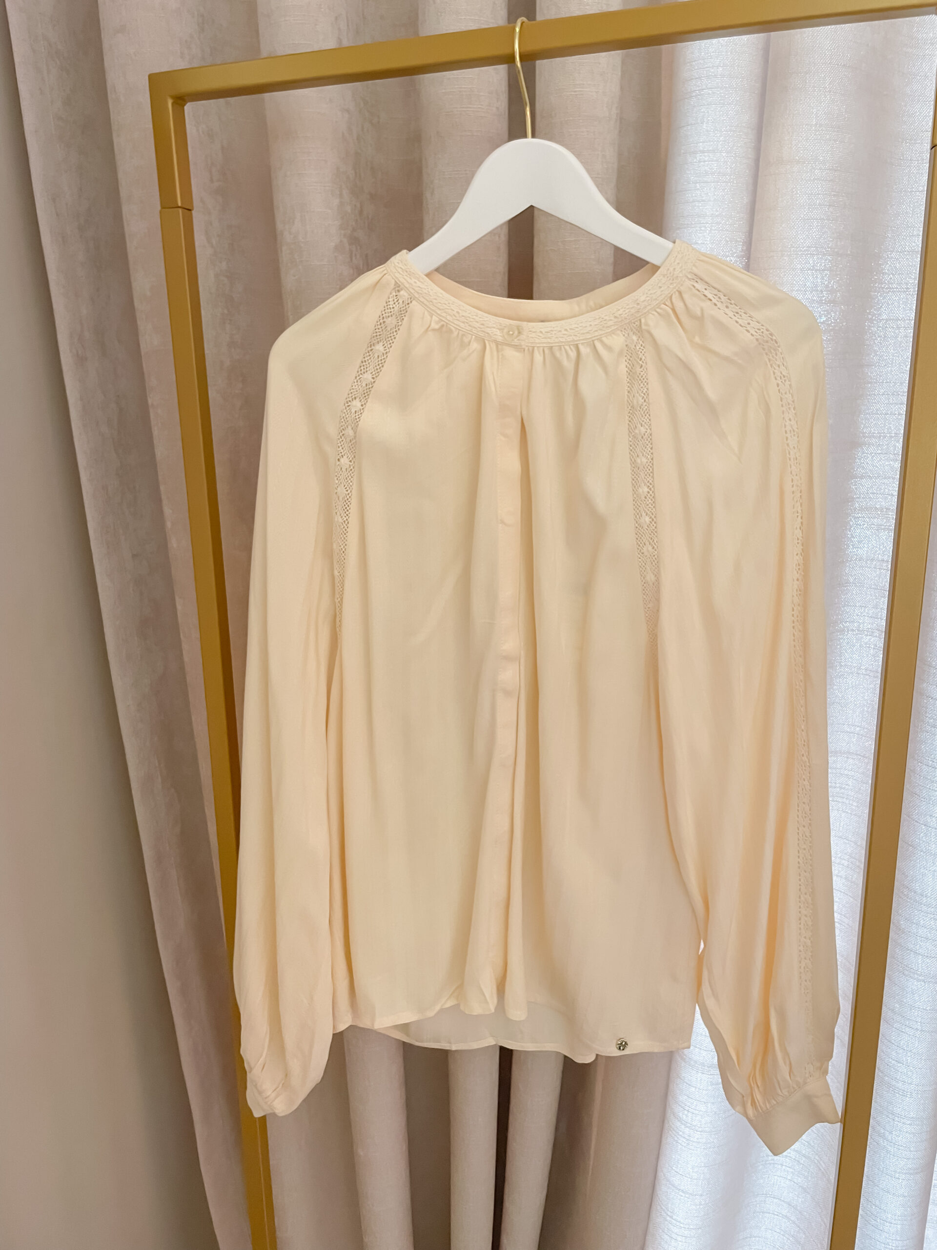 Yanick Blouse