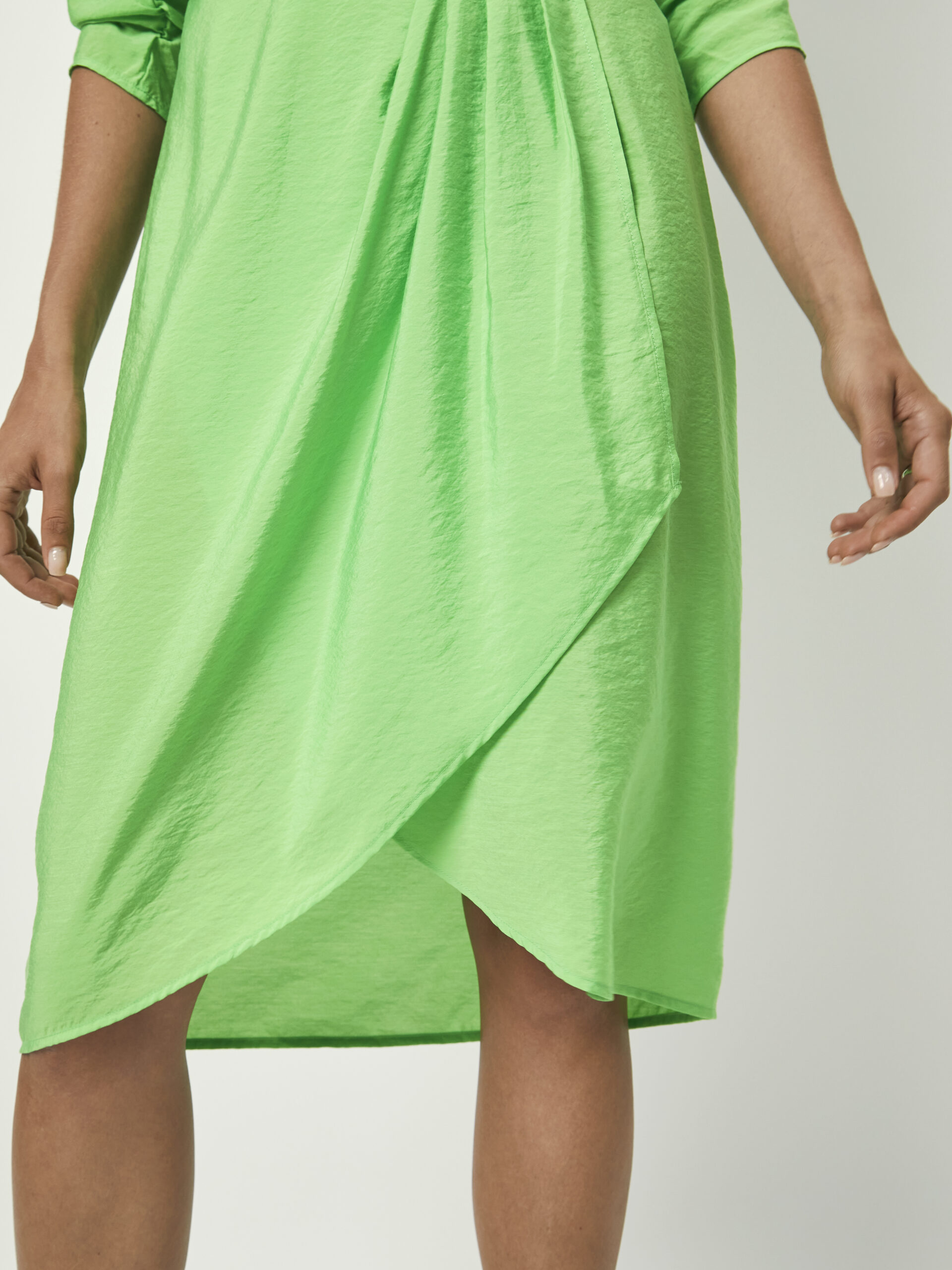 Suka midi dress green - Image 3