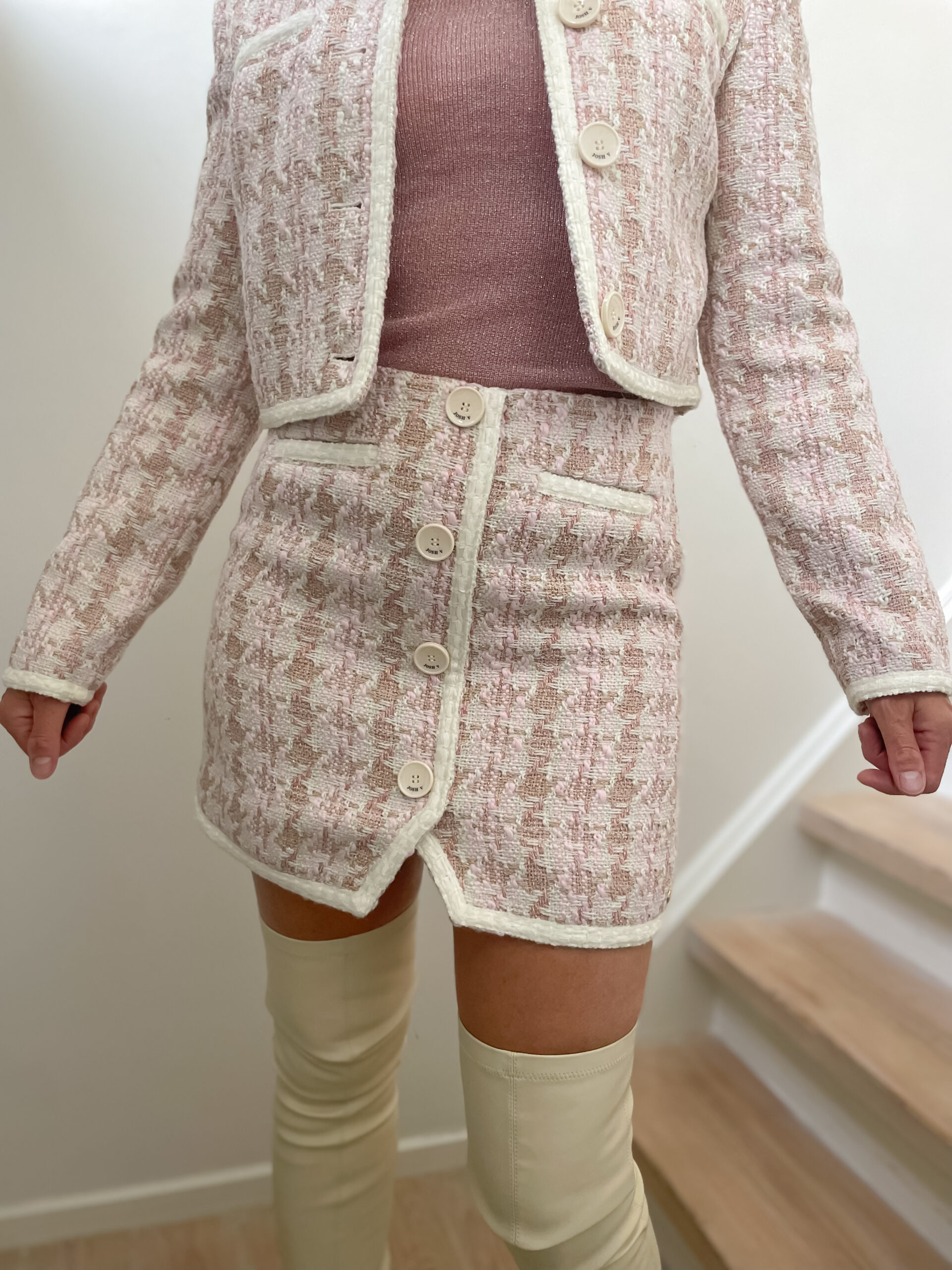 Noreen bouclé mini skirt dusty pink - Image 2