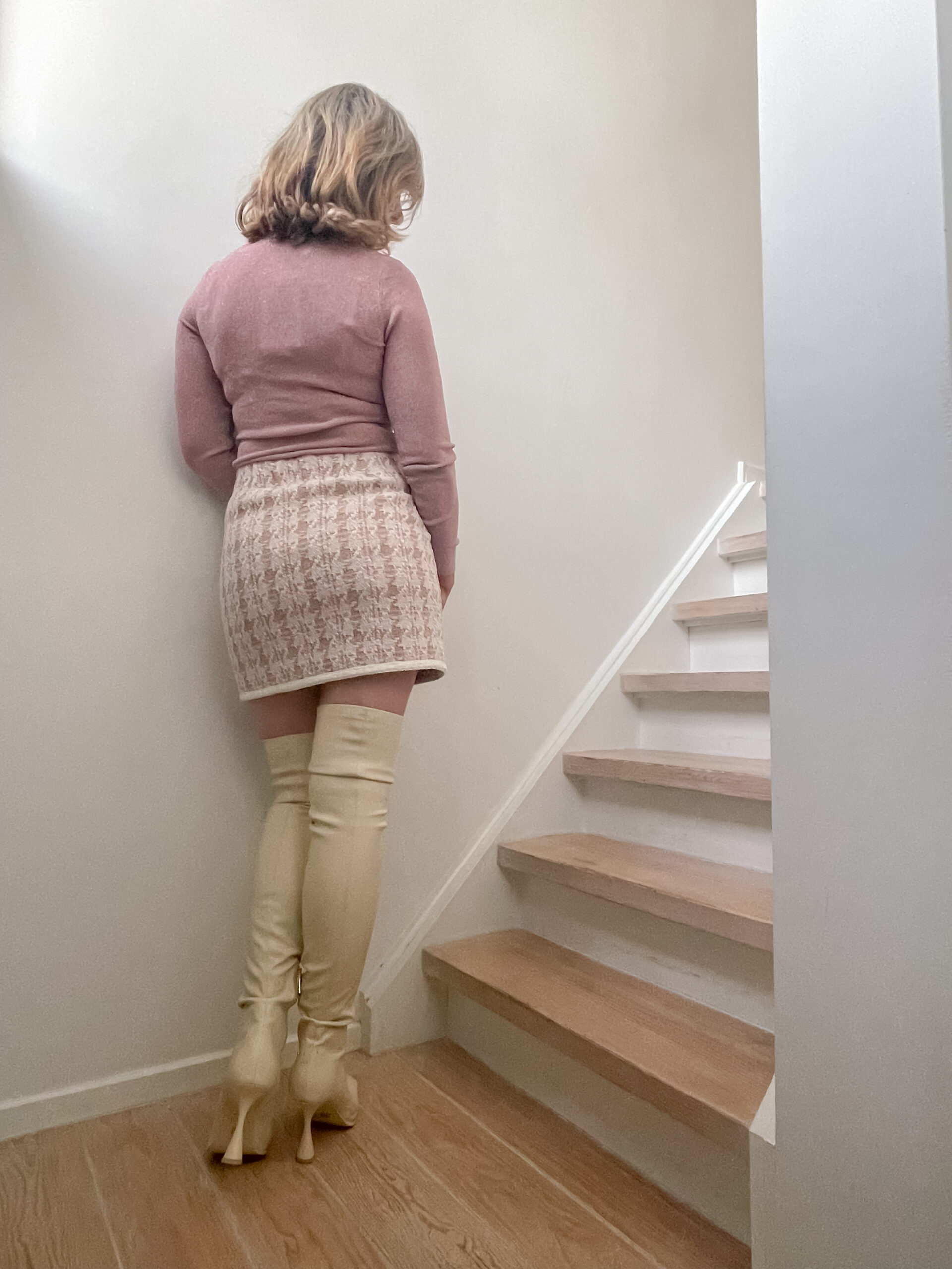 Noreen bouclé mini skirt dusty pink - Image 4