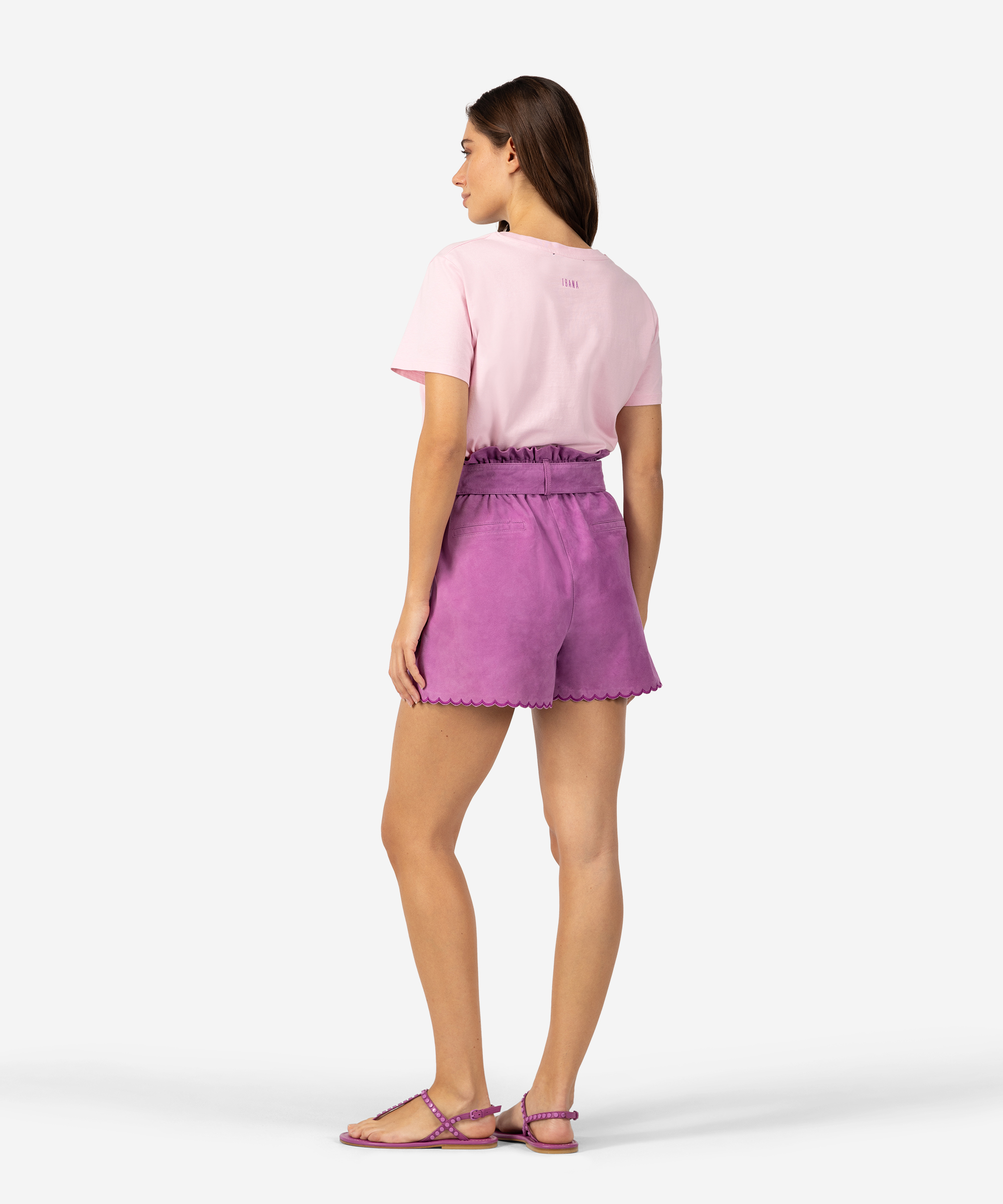 Sandira suède short fucsia - Image 6