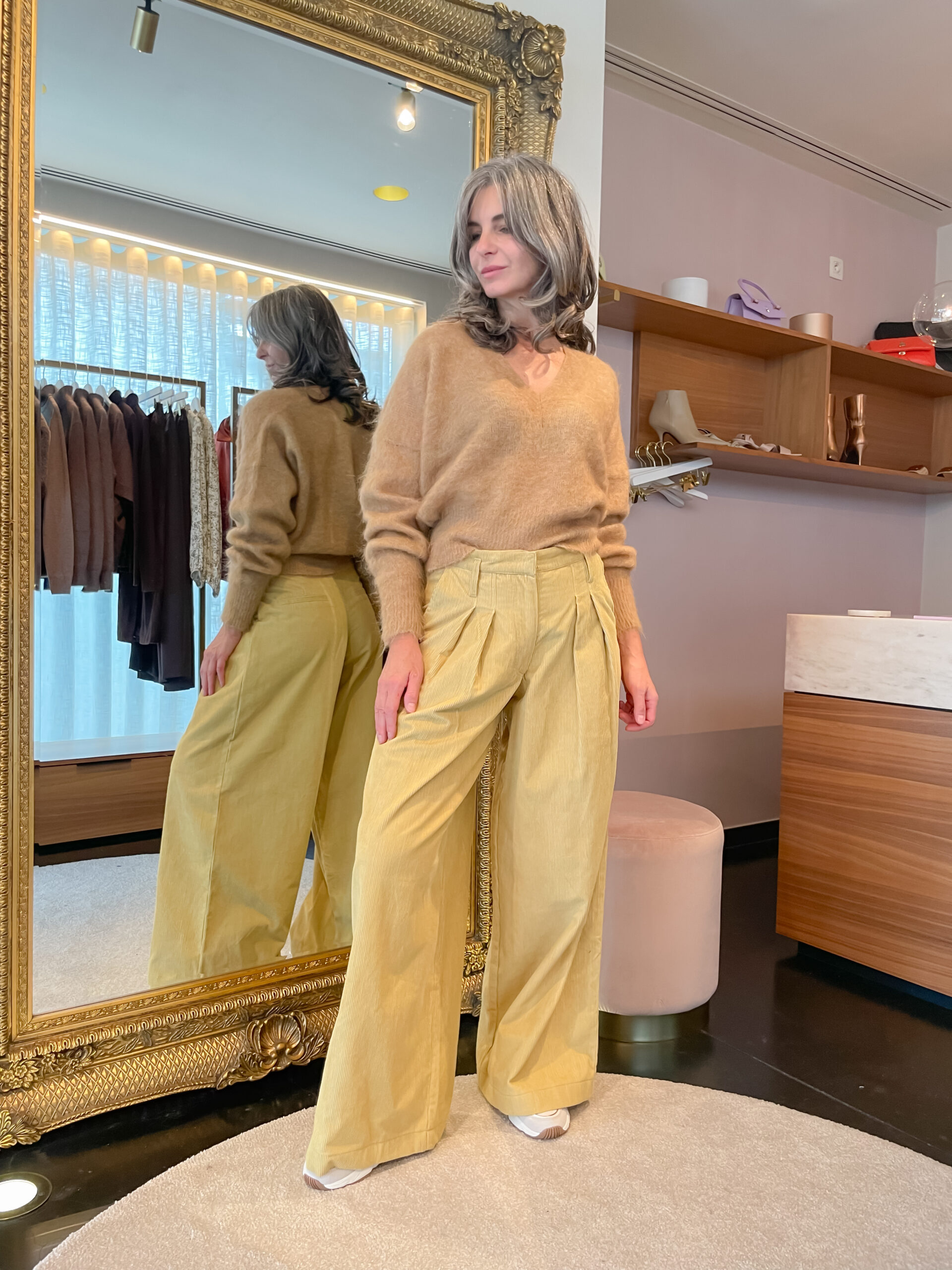 V-neck trui light caramel - Image 2